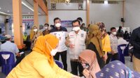 Dirjen Bina Pemdes Kemendagri Tinjau Vaksinasi Booster (2)