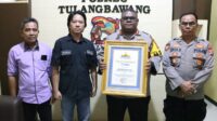 Kapolres Tulang Bawang Mendapat Piagam Penghargaan Dari Media Pikiran Lampung Grup