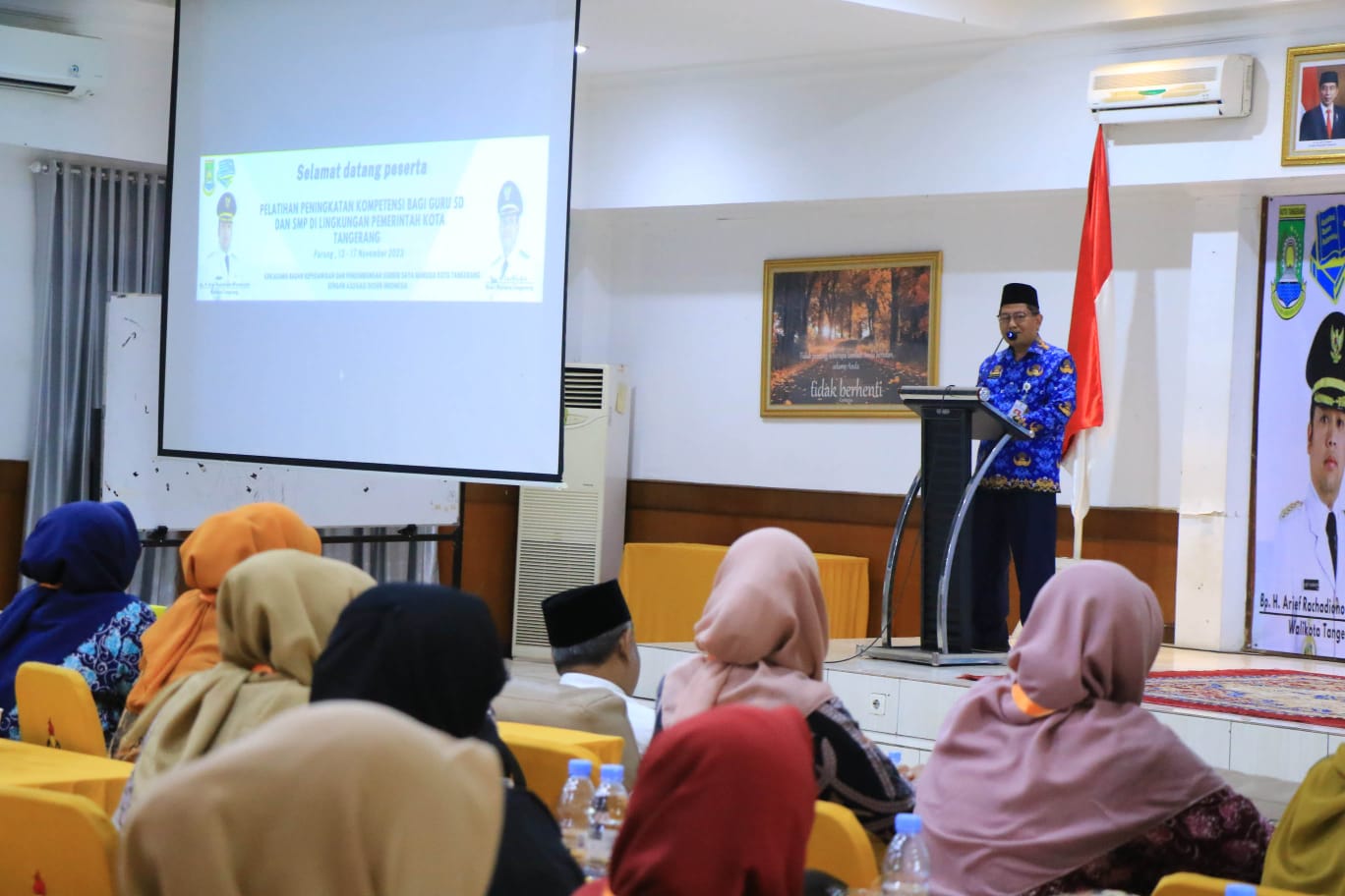 Sekda Kota Tangerang Menutup Kegiatan Pelatihan kompetensi Guru.