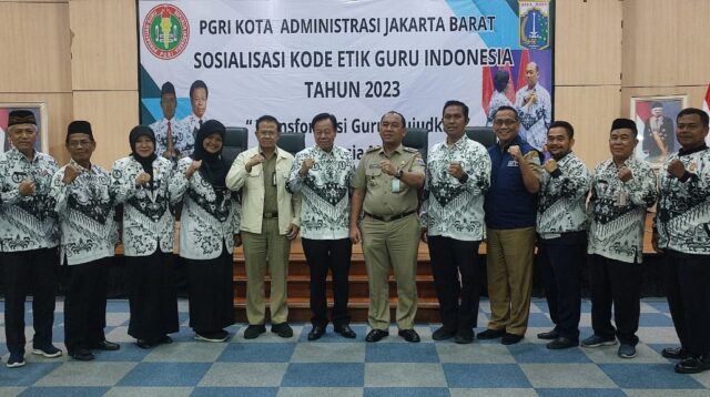 Wali Kota Jakbar Membuka Sosialisasi Kode Etik Guru Indonesia 2023.