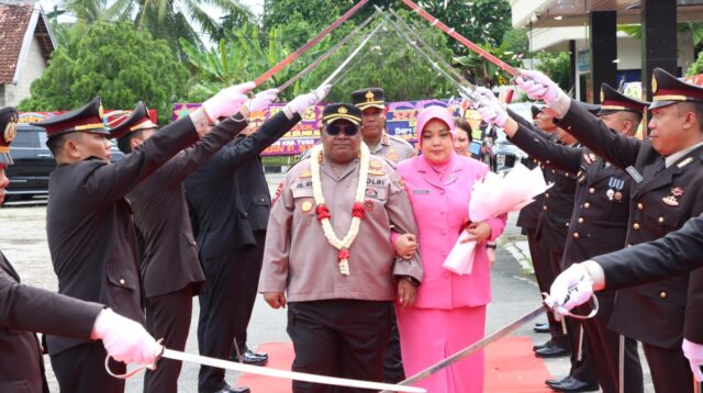 Polres Tulang Bawang Gelar Tradisi Welcome dan Farewell Parade.