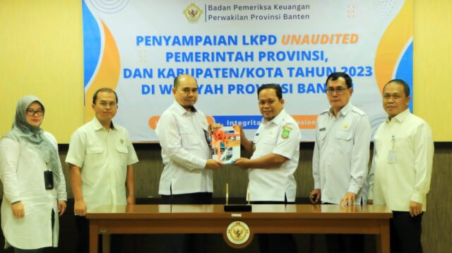 Pj Wali Kota Tangerang Serahkan LKPD ke BPK Banten.