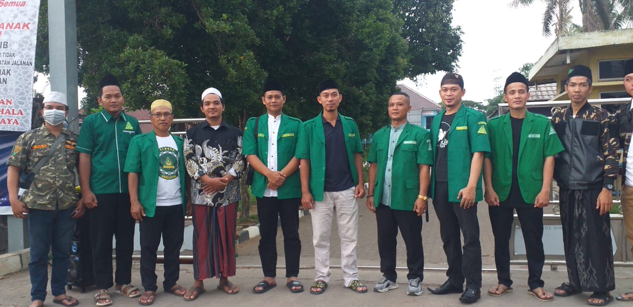 GP Ansor Rajeg, Berbagi Takjil di Bulan Suci Ramadhan.