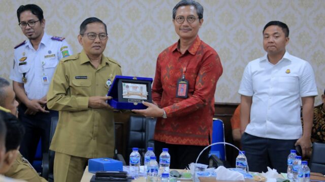 Sekda Kota Tangerang Menerima Kunjungan Pemkab Bandung.