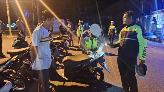 Razia Balap Liar, Polisi Amankan Puluhan R2 di Dua Lokasi di Pamekasan.