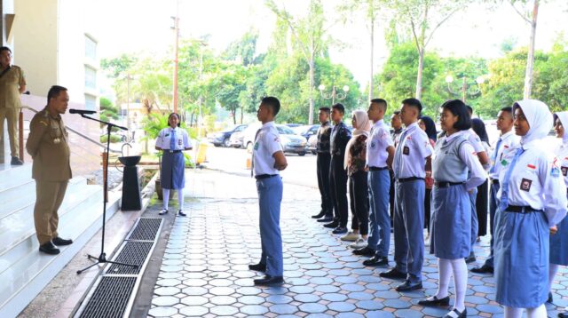 Pj Wali Kota Tangerang Melepas Anggota Paskibraka Berlaga di Provinsi Banten.