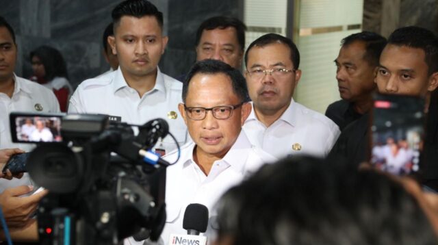 Mendagri Minta Kepala Daerah Segera Salurkan Anggaran Pilkada Serentak 2024.