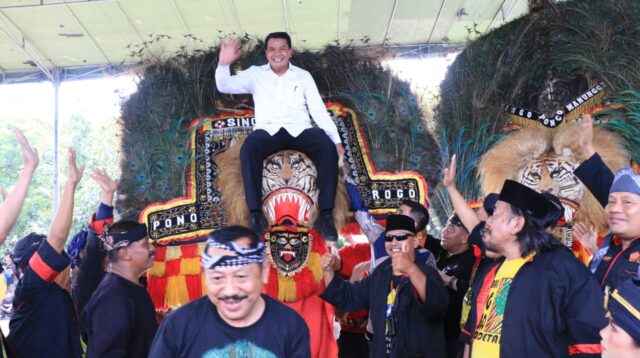 Sekda Ajak Masyarakat Untuk Pererat Persaudaraan.
