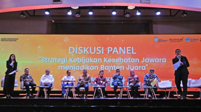 Pj Wali Kota Jadi Narsum di Rakerkesda Banten.