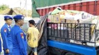 Operasi Sikat Semeru Polisi Periksa Kendaraan dan Barang di Pelabuhan Jangkar Situbondo