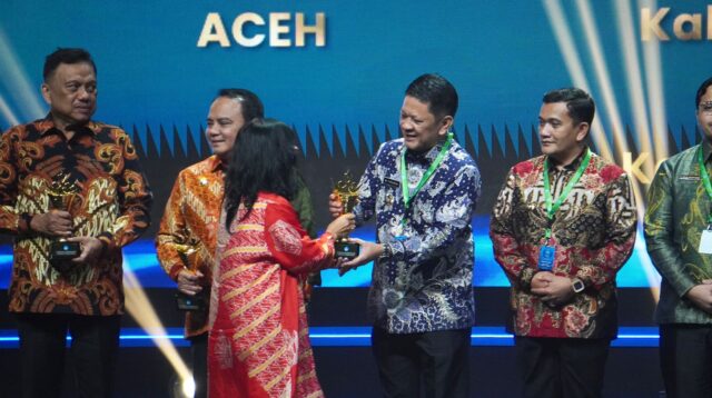 Pj Bupati Tubaba Menerima Anugerah Merdeka Belajar.