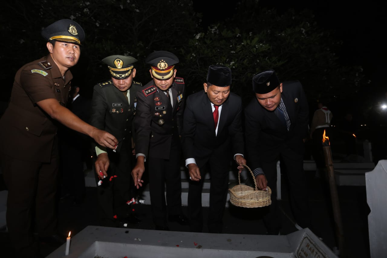 Apel Kehormatan dan Renungan Suci Berlangsung Khidmat di TMP Taruna Kota Tangerang.