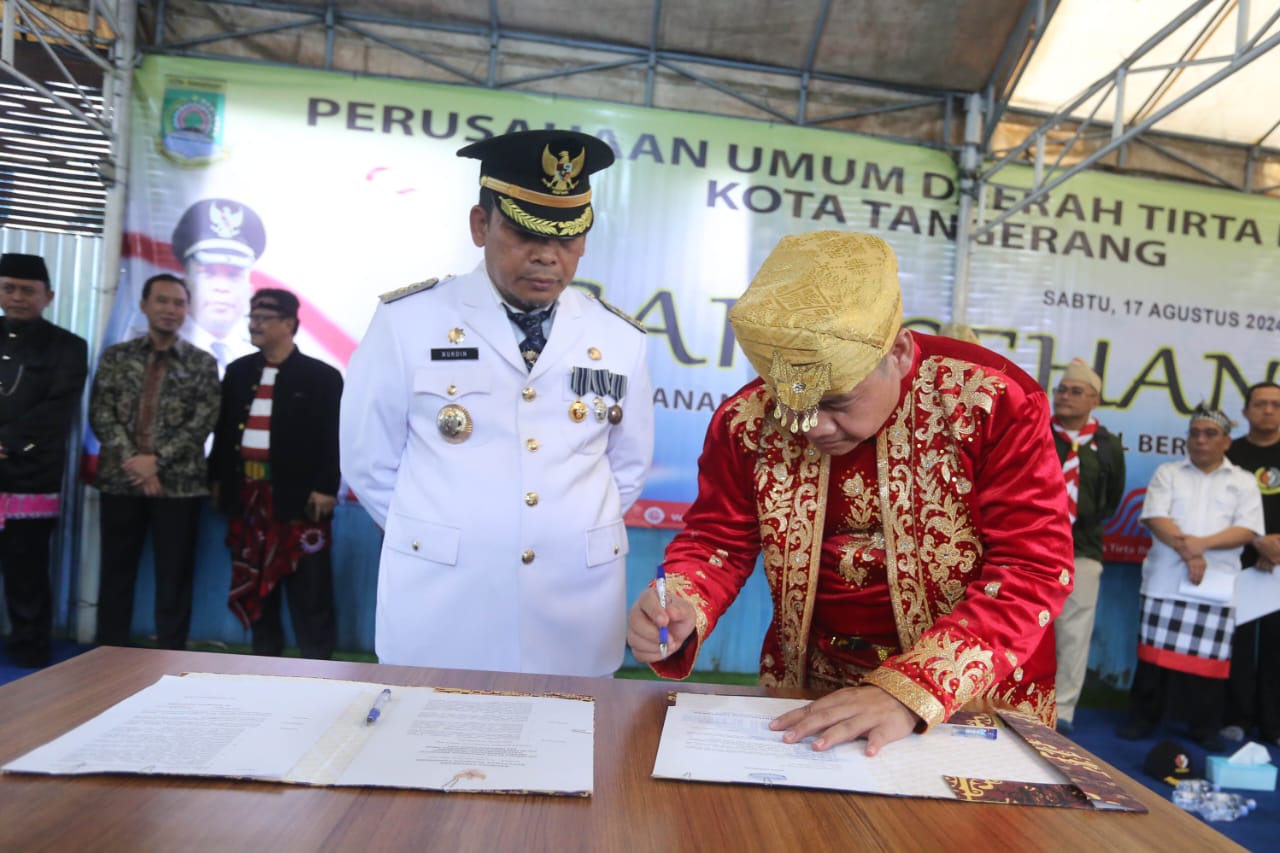 Pj Walikota Tangerang Bersama Perumda Tirta Benteng Penandatanganan Pakta Integritas.