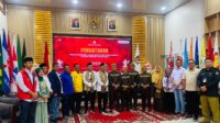 Qudratul Ikhwan - Hankam Hasan Diantar Para Pendukung Mendaftarkan ke KPU Tulang Bawang.
