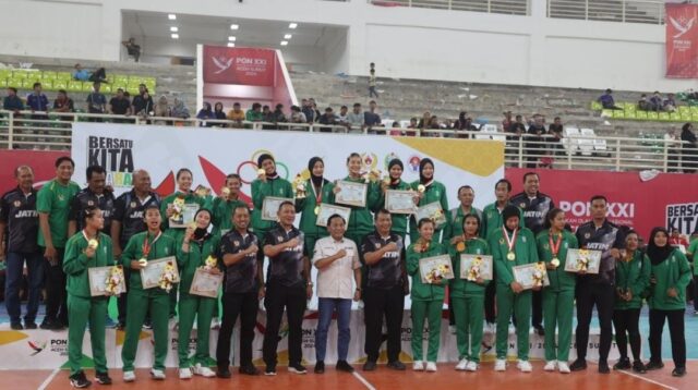 Tim Voli Putri Jatim Sabet Medali Emas pada PON XXI Aceh Sumut.