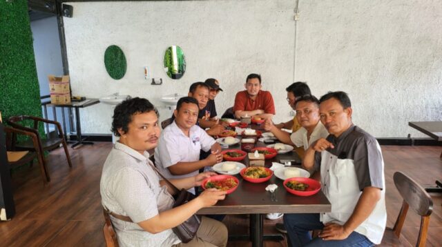 SMSI Kabupaten Tangerang Rapat di Resto Mananti dan Cafe NANA Banjar Wijaya.