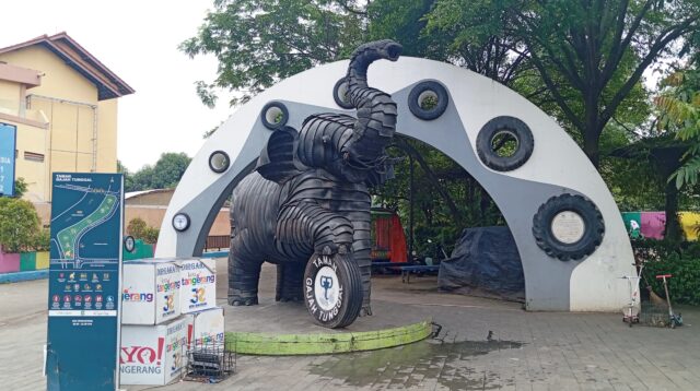 Taman Gajah Tunggal, Ikon Wisata Edukasi dari Ban Bekas di Kota Tangerang.