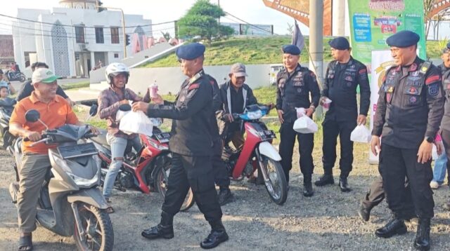 Dibulan Ramadhan, Kompi 3 Batalyon B Pelopor Satbrimob Gelar Bukber dan Bagi Takjil