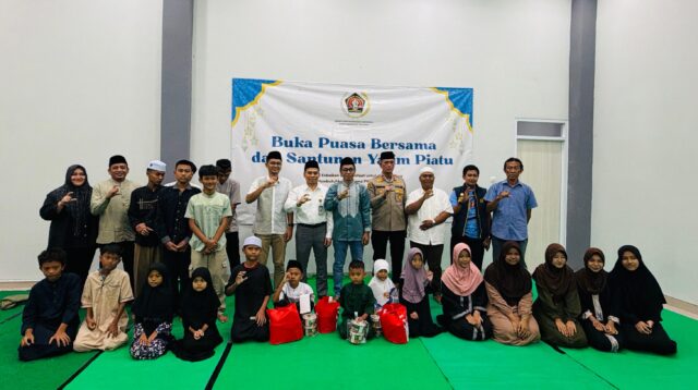 PWI Tangsel Gelar Buka Puasa Bersama dan Santunan Anak Yatim di Gedung Layanan Informasi.