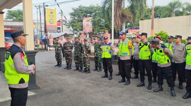 Kapolsek Tayu Kawal Takbir Keliling, Replika Islami Kelilingi Kecamatan.