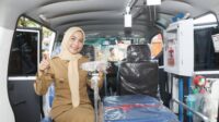 Alihkan Anggaran Mobil Dinas, Bupati Serang Salurkan 5 Mobil Ambulans Desa