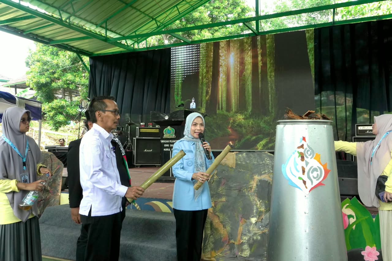 Bupati Serang Ratu Zakiyah Apresiasi SPACY di Nurul Fikri, Cetak Siswa Berani Mengasah Kemampuan