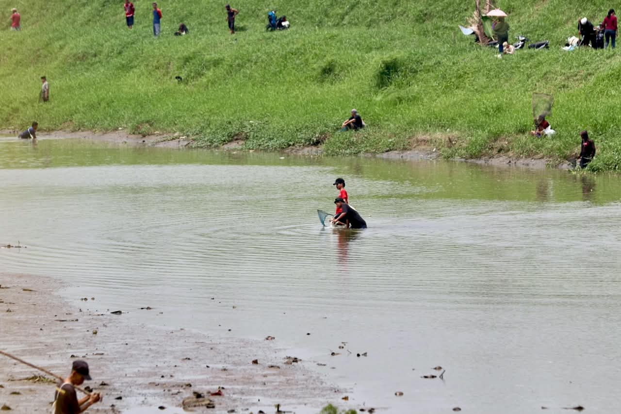 Buka Bedolan Pamarayan, Bupati Serang Ratu Zakiyah Ingatkan Warga Jaga Keselamatan