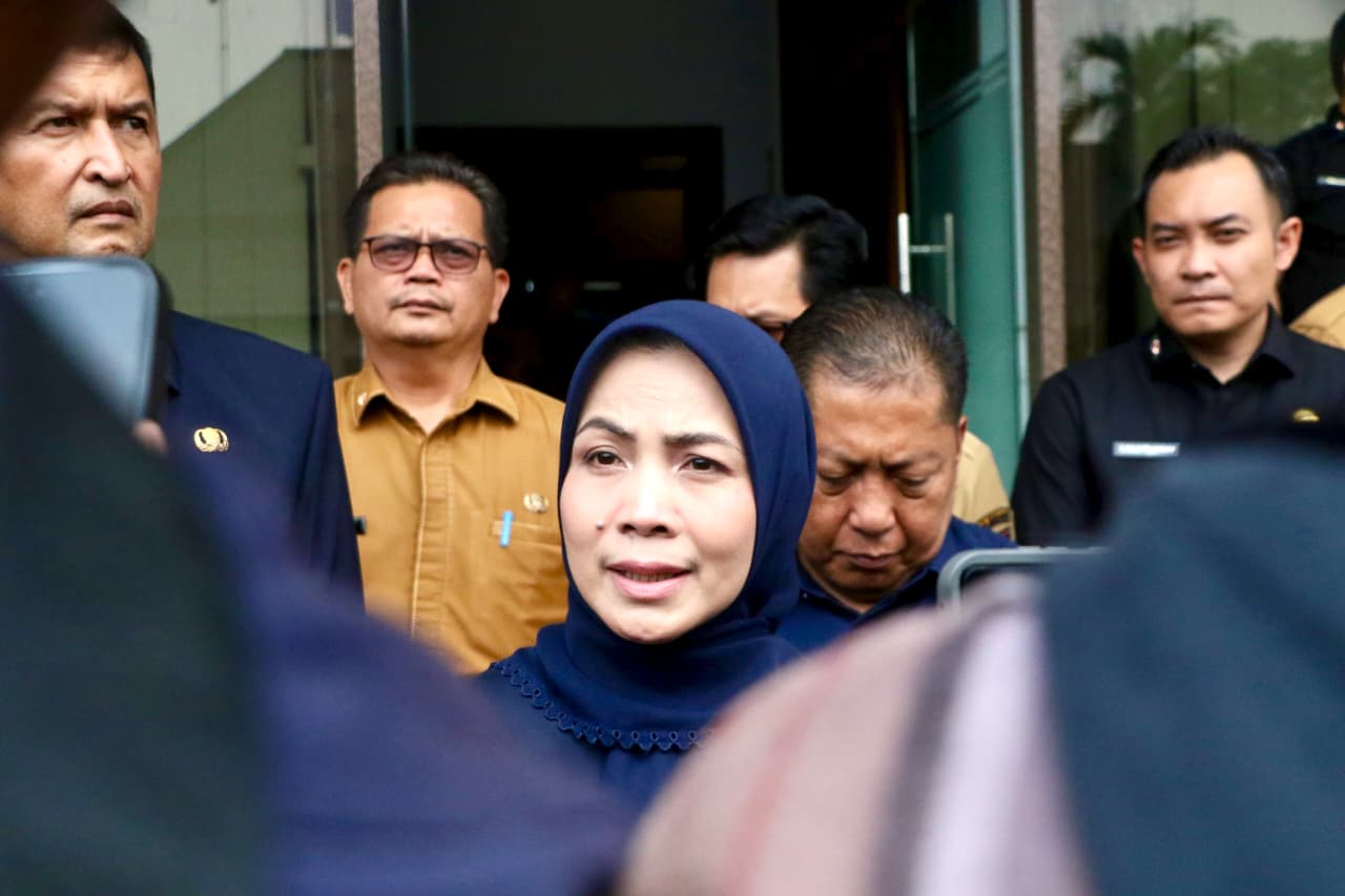 Bupati Serang Ratu Zakiyah Sampaikan Usulan Dua Raperda di Paripurna DPRD
